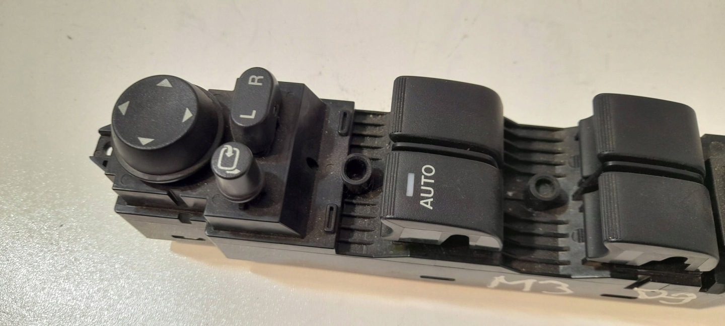 Mazda 3 BL control panel of the window K0021 (PS92)