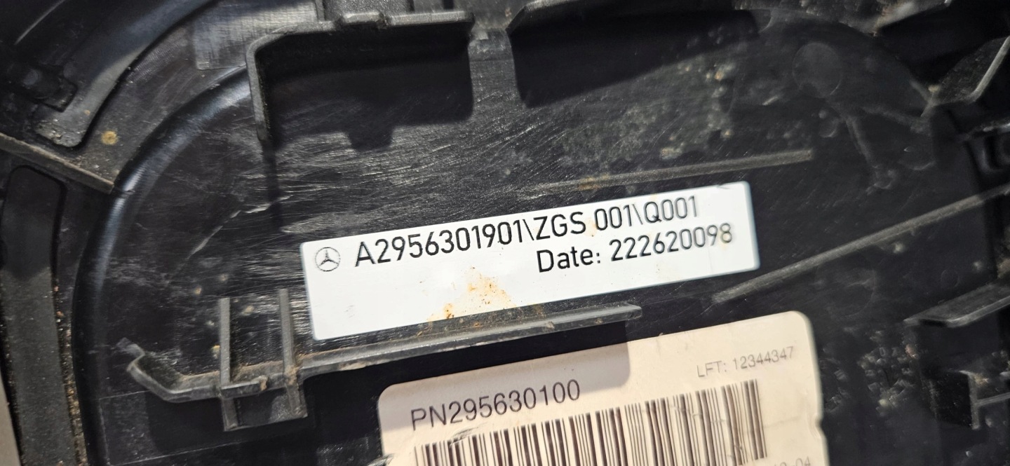 door GNIAZDA LADOWARKI MERCEDES EQE W295