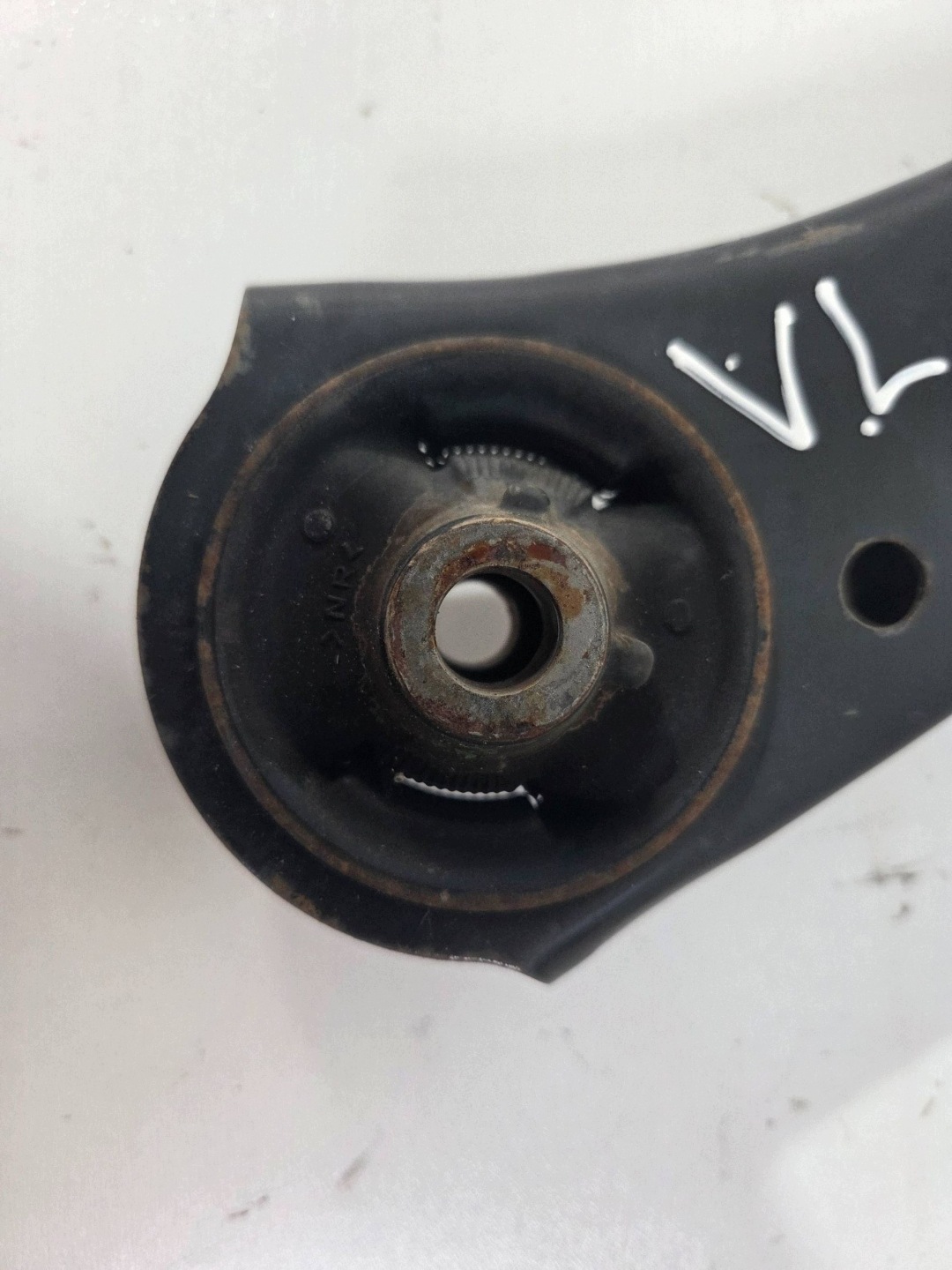 Toyota Corolla E21 Querlenker vorne links (Q882)