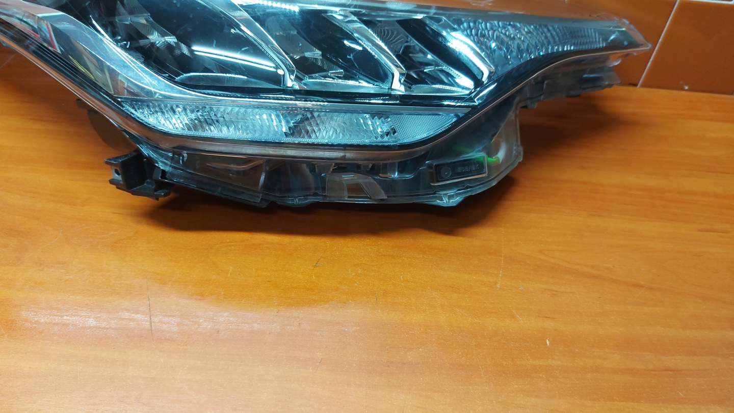 REFLEKTOR light right right front TOYOTA CHR C-HR 19- LIFT