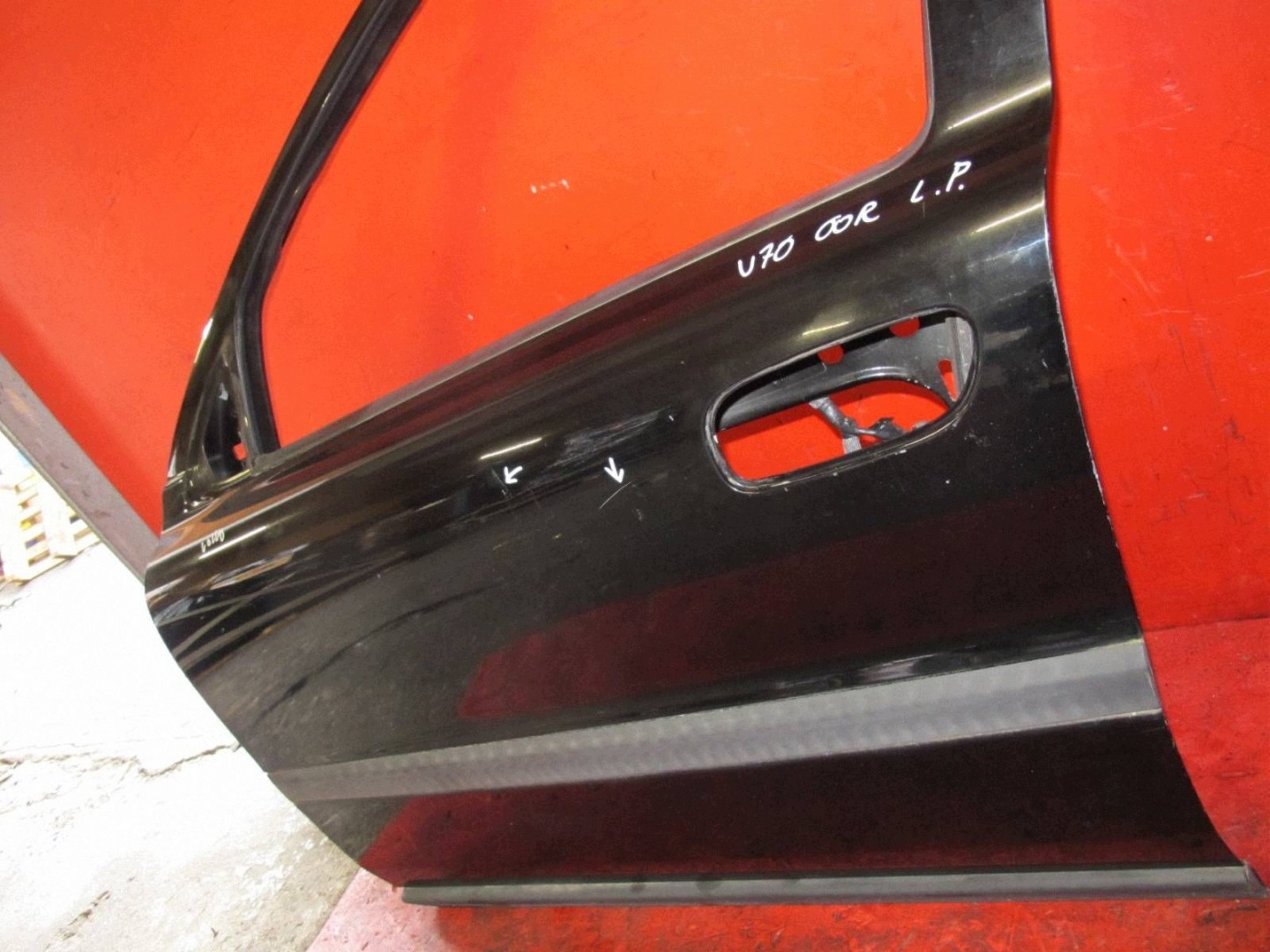 VOLVO V70 2 II 00- S60 and door left front front black, 019-26