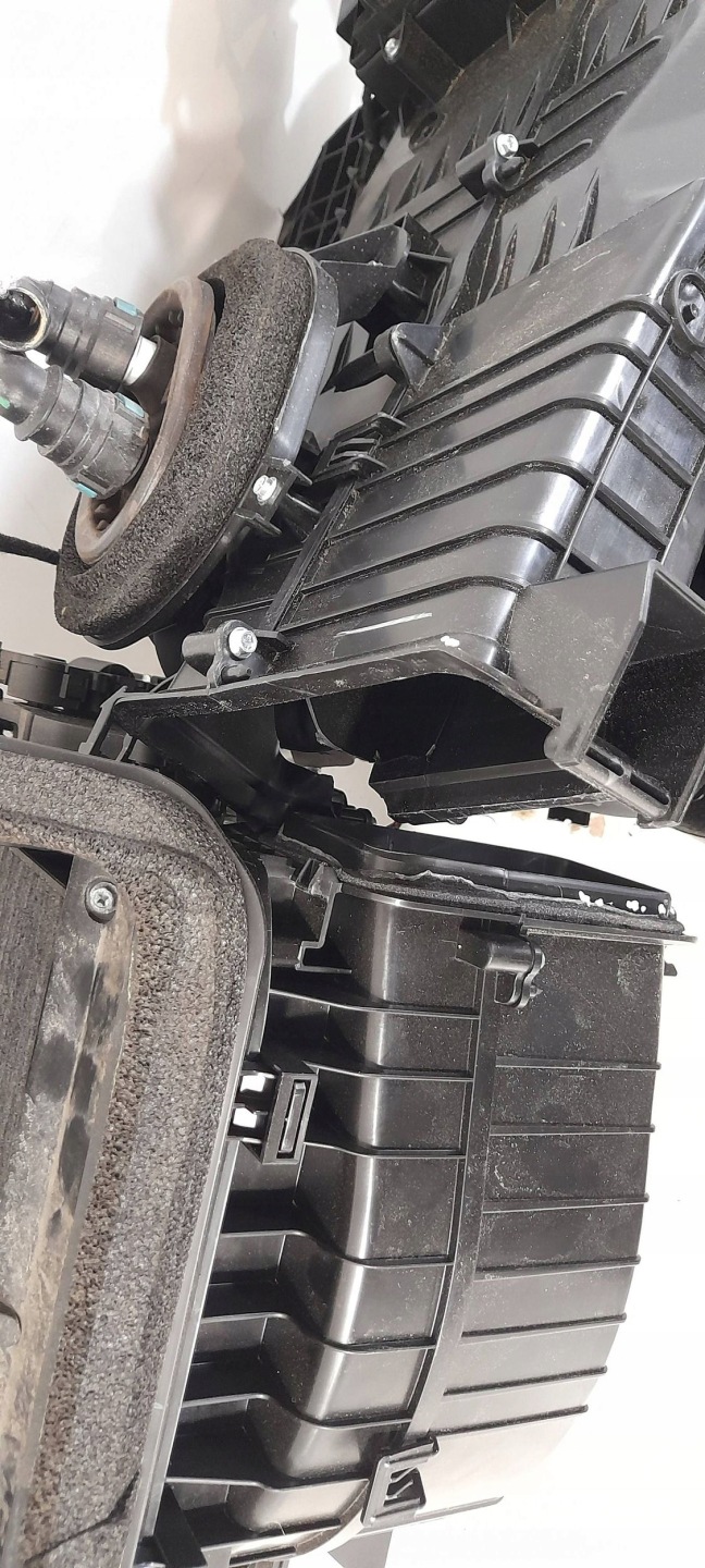 Land Rover Defender L663 Nagrzewnicz complete L8B219E624AA (LD28)