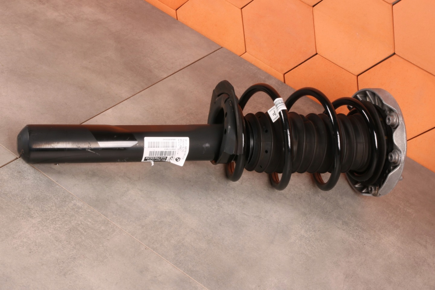 BMW 2' F45 225xe B38X shock absorber right front front 6874796 10640 km !!!