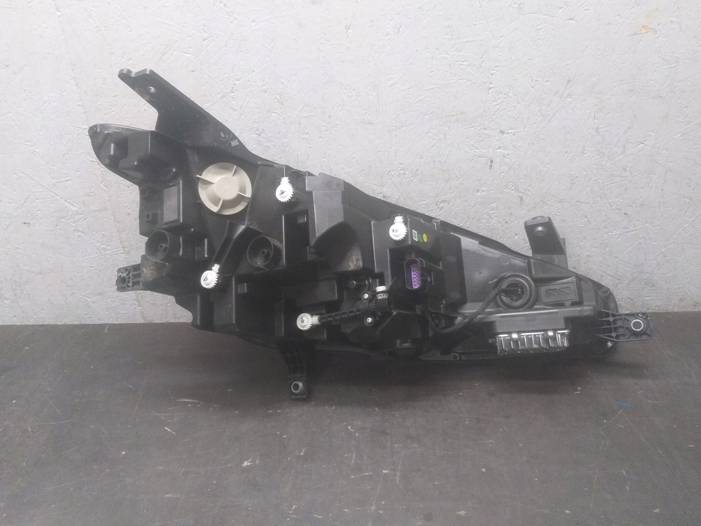 světlo předek levá MG 4 IV EV FULL LED