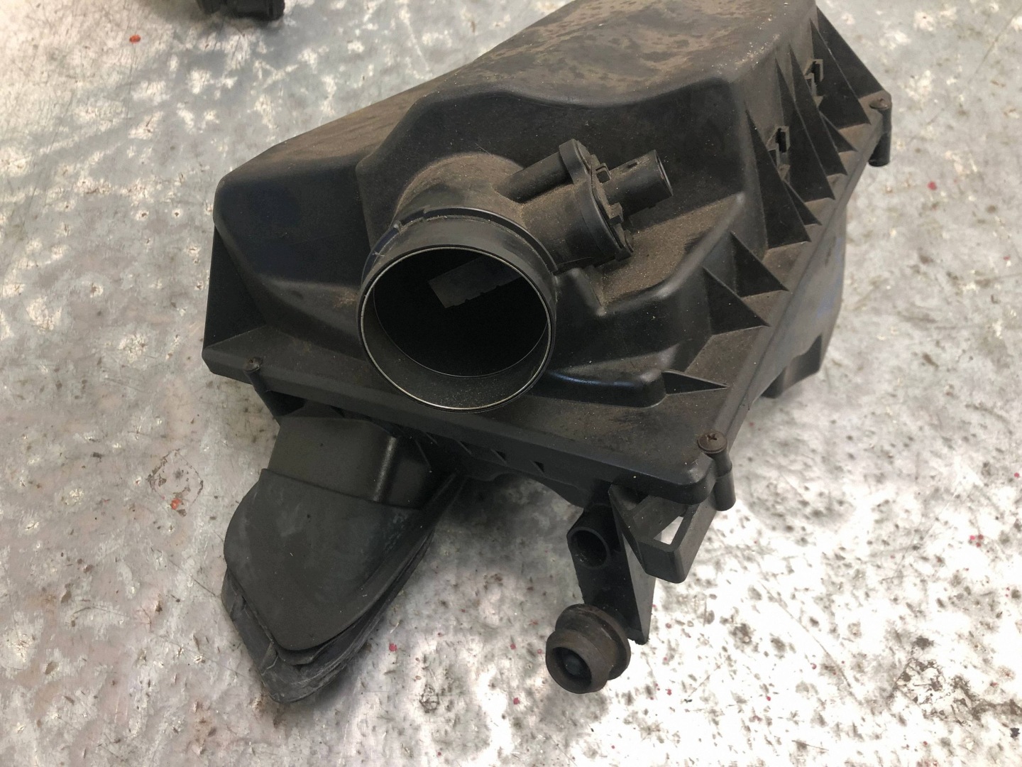 luftfiltergehäuse OPEL ASTRA J 13272758