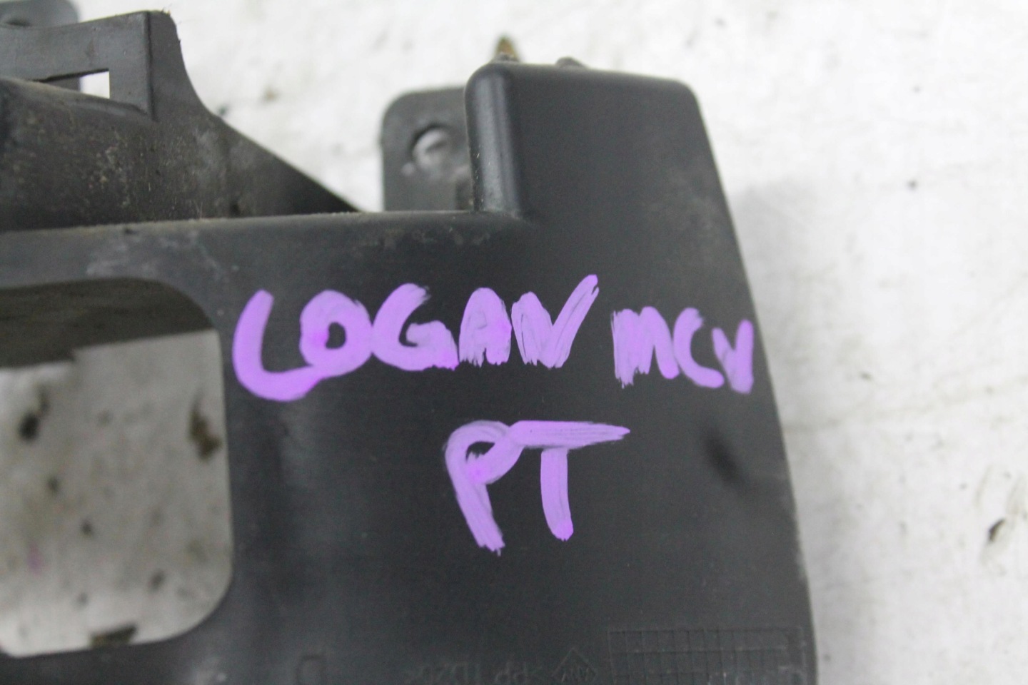 support right rear part rear 8200832182 DACIA LOGAN and MCV 04-12