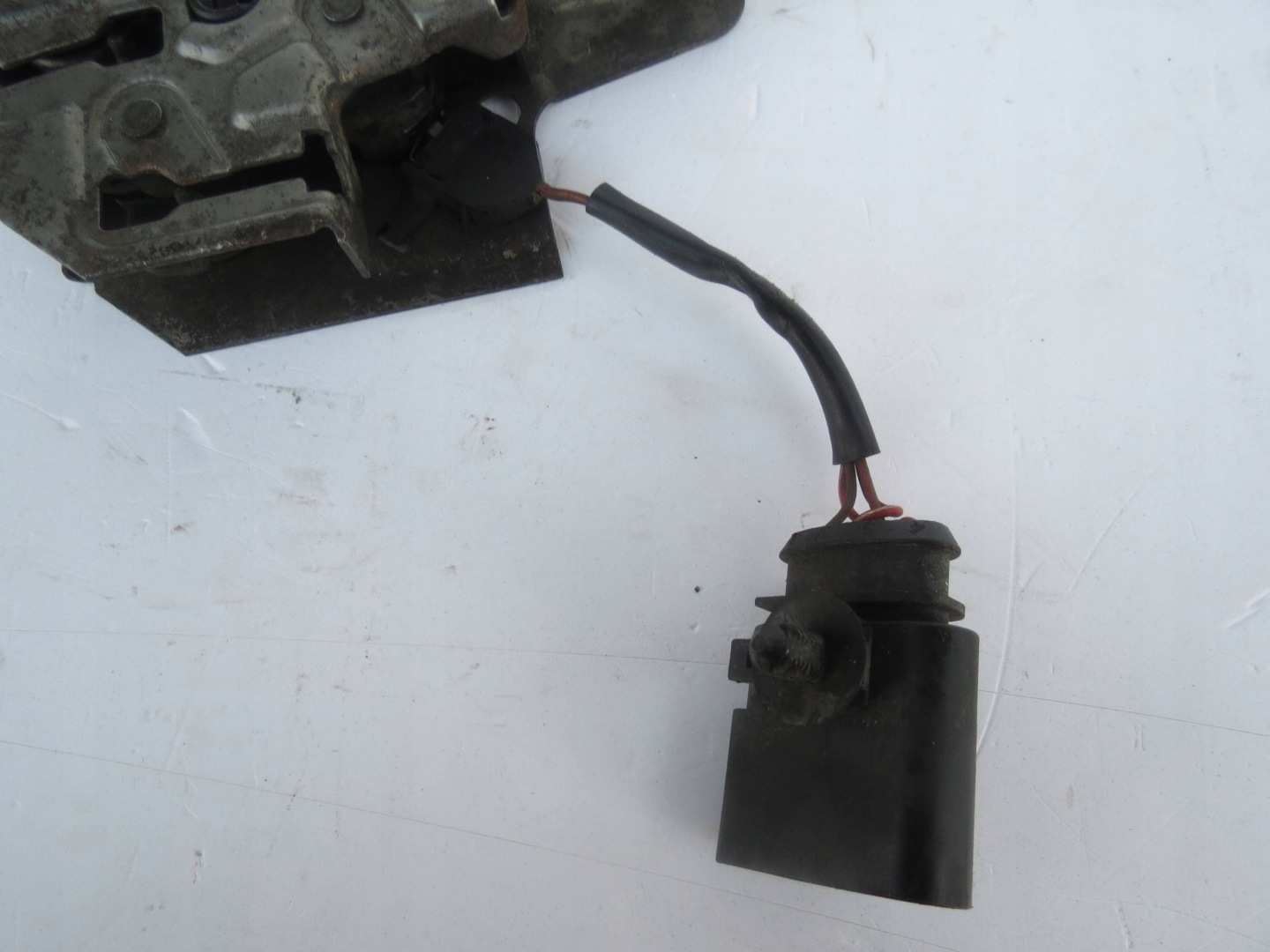 bonnet latch lock sensor PORSCHE CAYENNE and 7L5 4.8 V8 964867