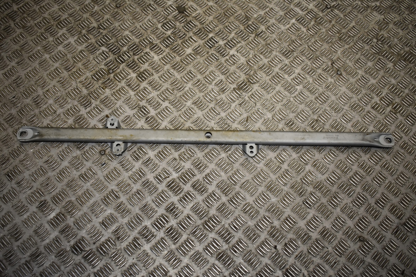 IDEALNA brace rear right PORSCHE 922 1