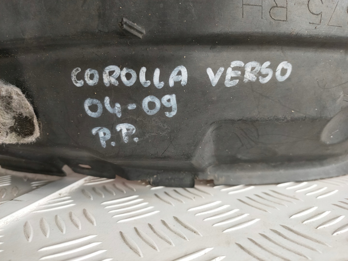 TOYOTA COROLLA VERSO II 04-07 mudguard front right 538750F010 OE