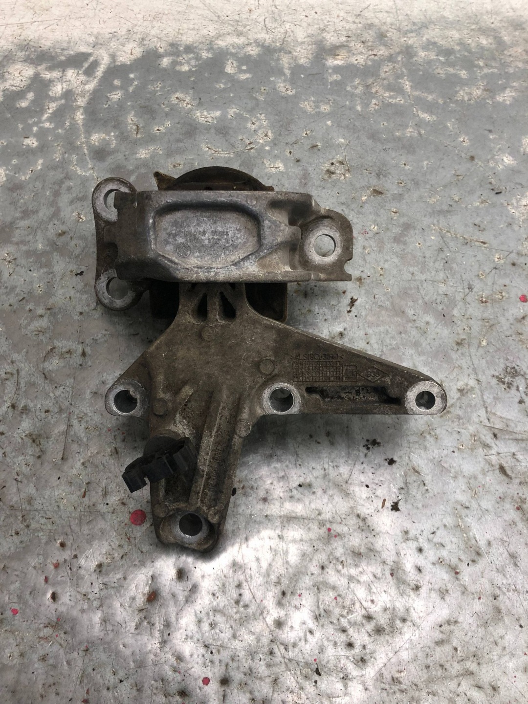 holder engine mount RENAULT MEGANE III 112108807R