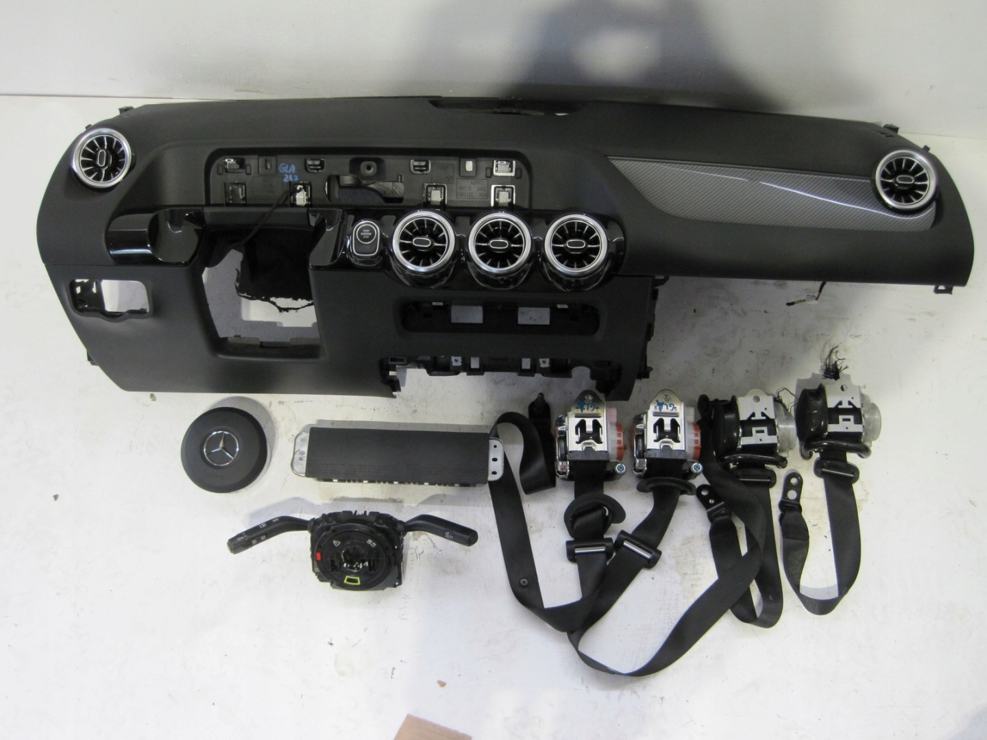 dashboard Mercedes GLA 247