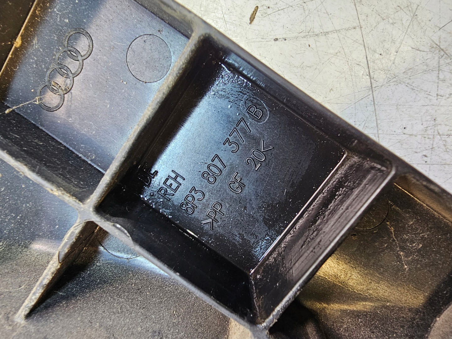 bumper bracket left rear part AUDI A3 8P LIFT 8P3807377B