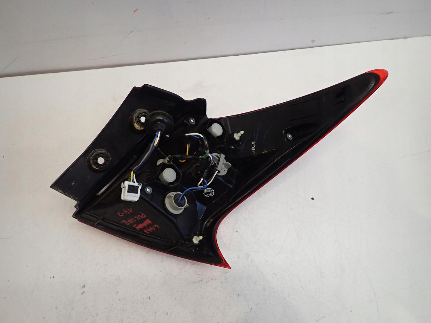 light rear part rear left NISSAN PULSAR 2014