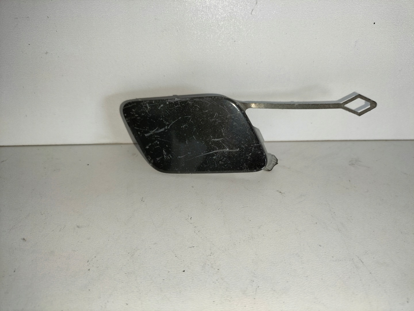 ABSCHLEPPÖSE DER STOSSSTANGE VORNE AUDI A3 8V 12