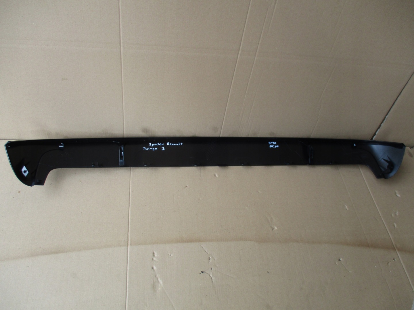 Spoiler bonnet boot Renault Twingo 3 960300740R original