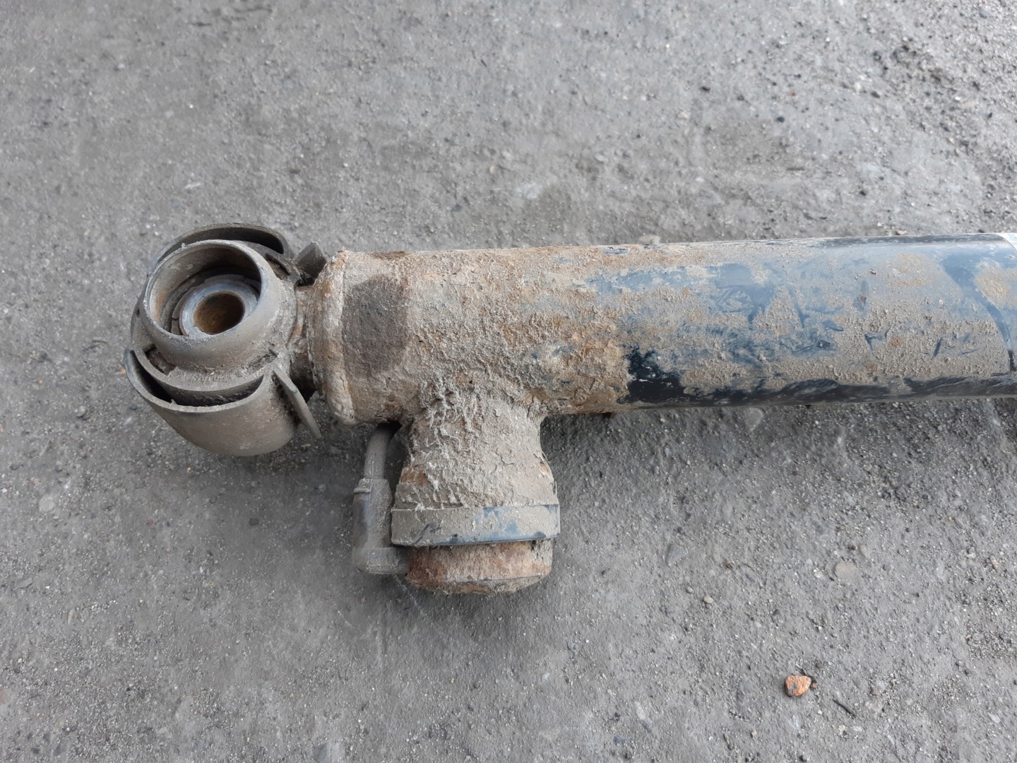 AUDI A4 B8 A5 8T shock absorber left rear part 8K0513025H
