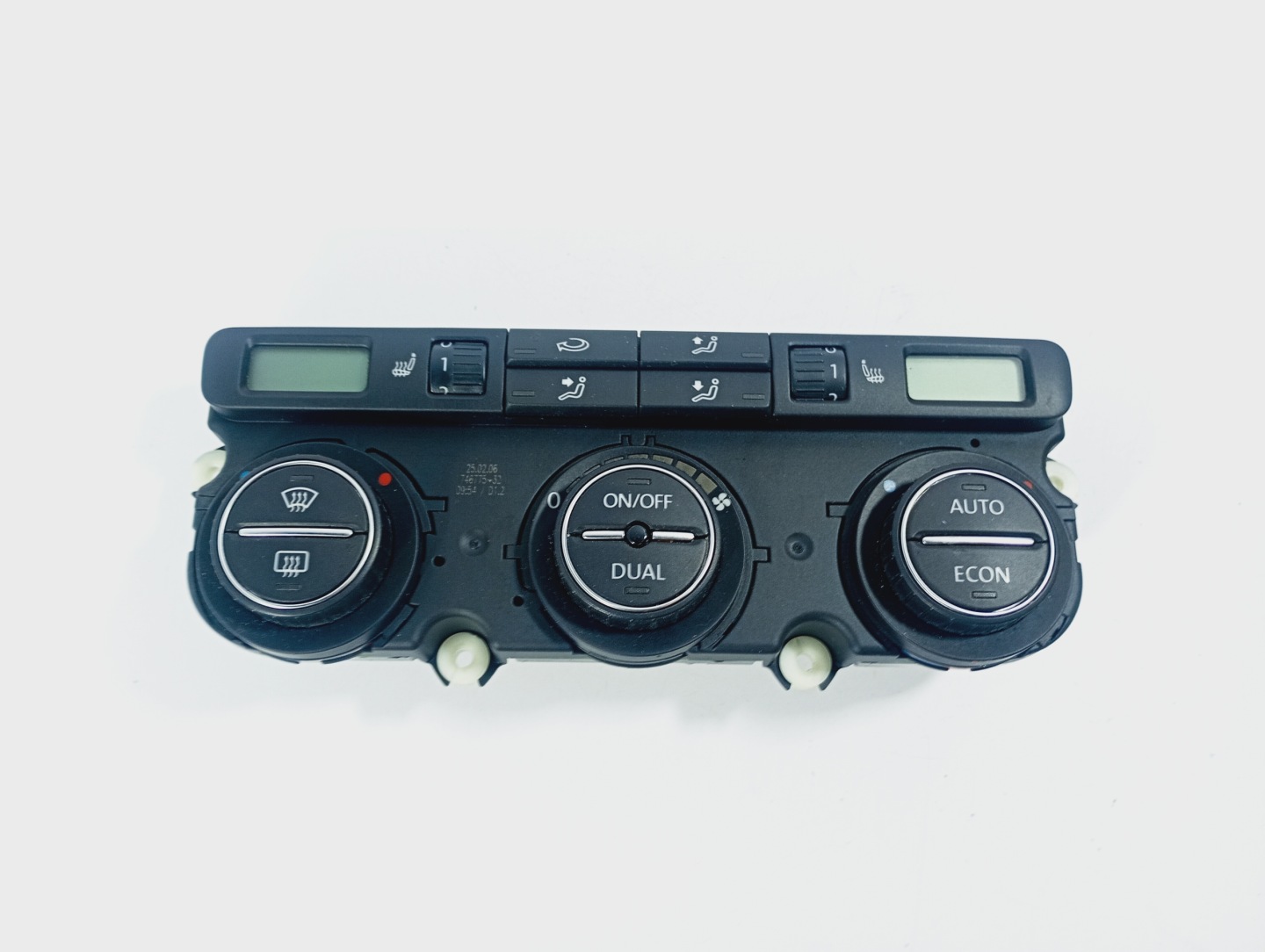 Interrupteur Bouton Unite commande clima VW Passat B6 05-10 OE 74677532