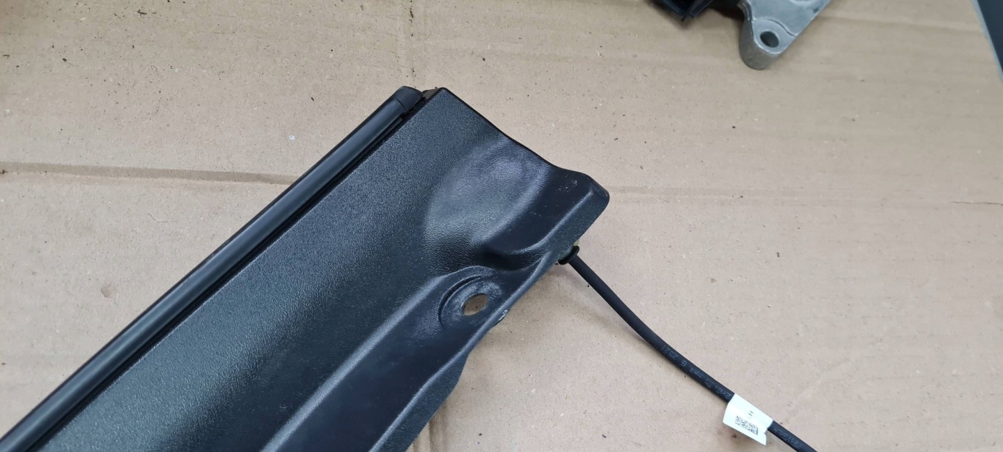 Jeep Grand Cherokee WL 2022 moulding cap bonnet boot left 68371481