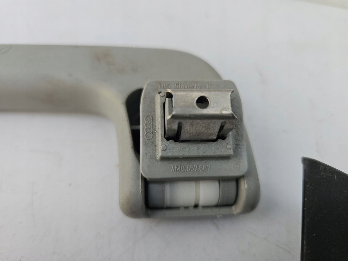 handle bracket of the roof left right front AUDI A4 B9 8W grey Q7 4M