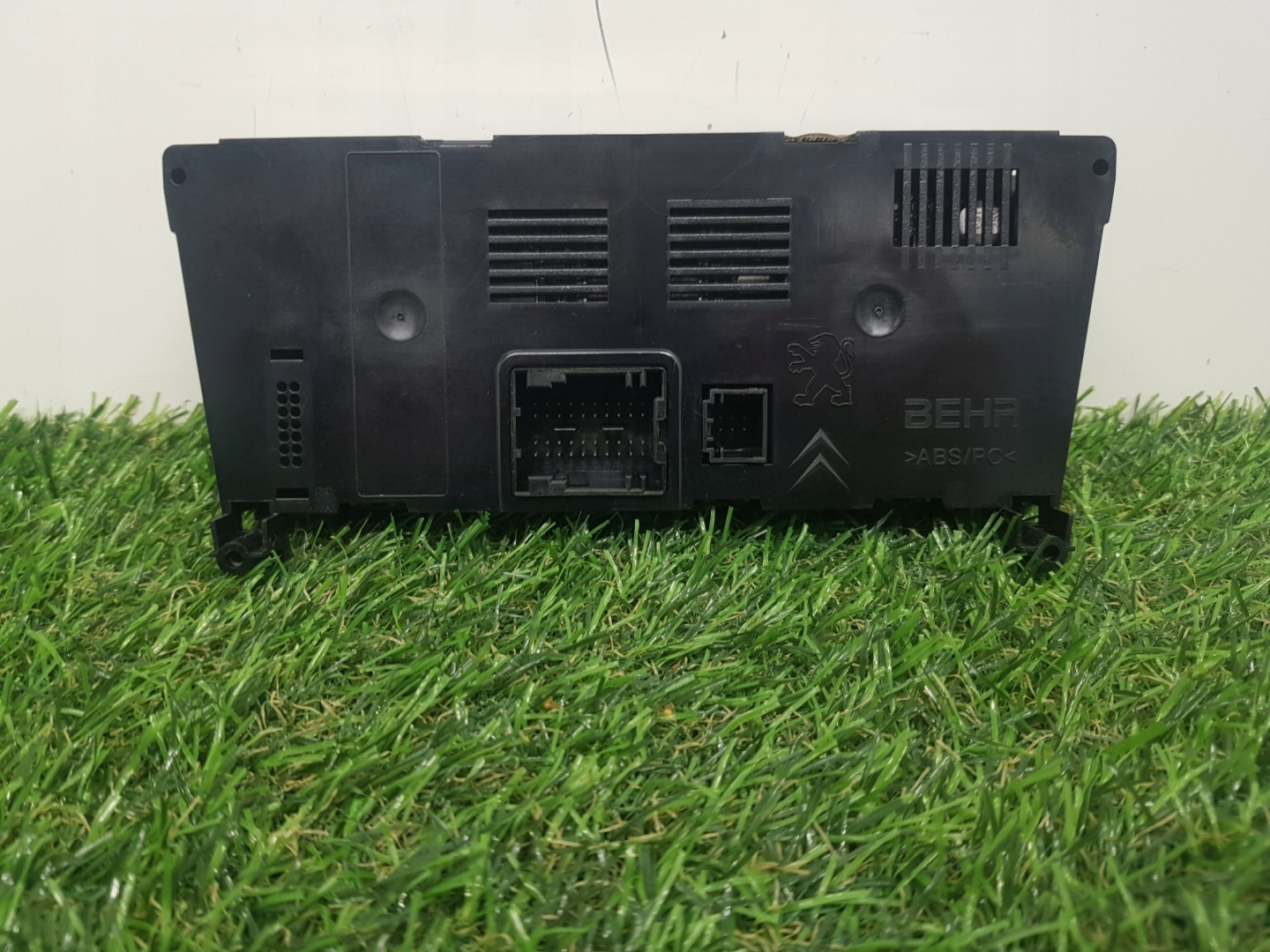 control panel air conditioning devices PEUGEOT 5008 96738323XT