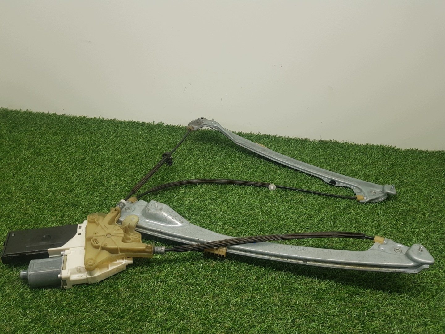 ELE mechanism windows right front RENAULT LAGUNA 3 80700002R