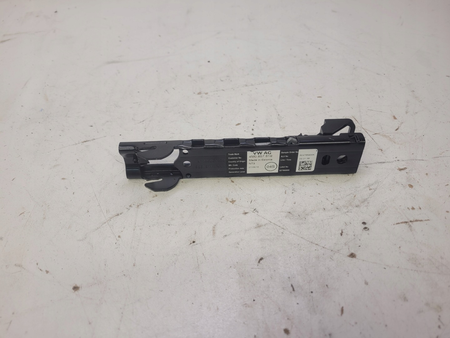 REGULACJA stěny AUDI A4 B9 A5 8W Q7 4M 4M0857819