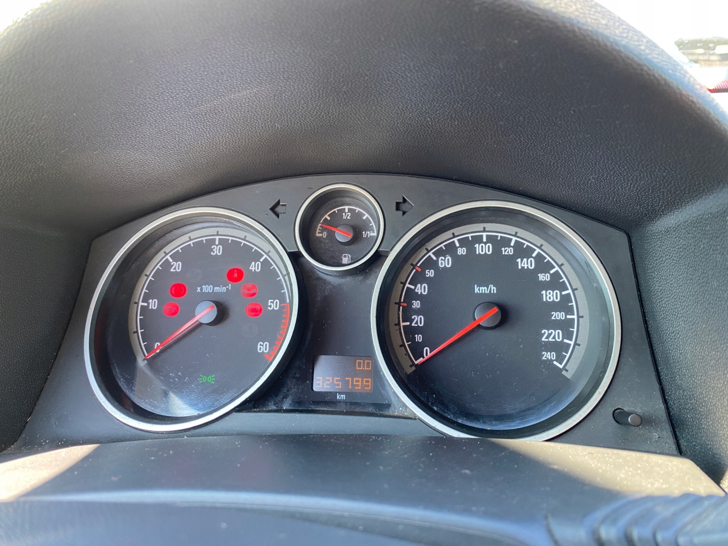 dials dials tachometer przebieg 325799km Opel Astra H 04-10