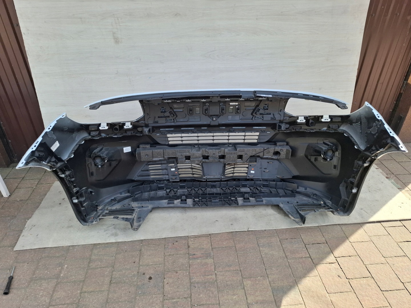 bumper front PEUGEOT PARTNER IV LIFT 25r BIALY EPR
