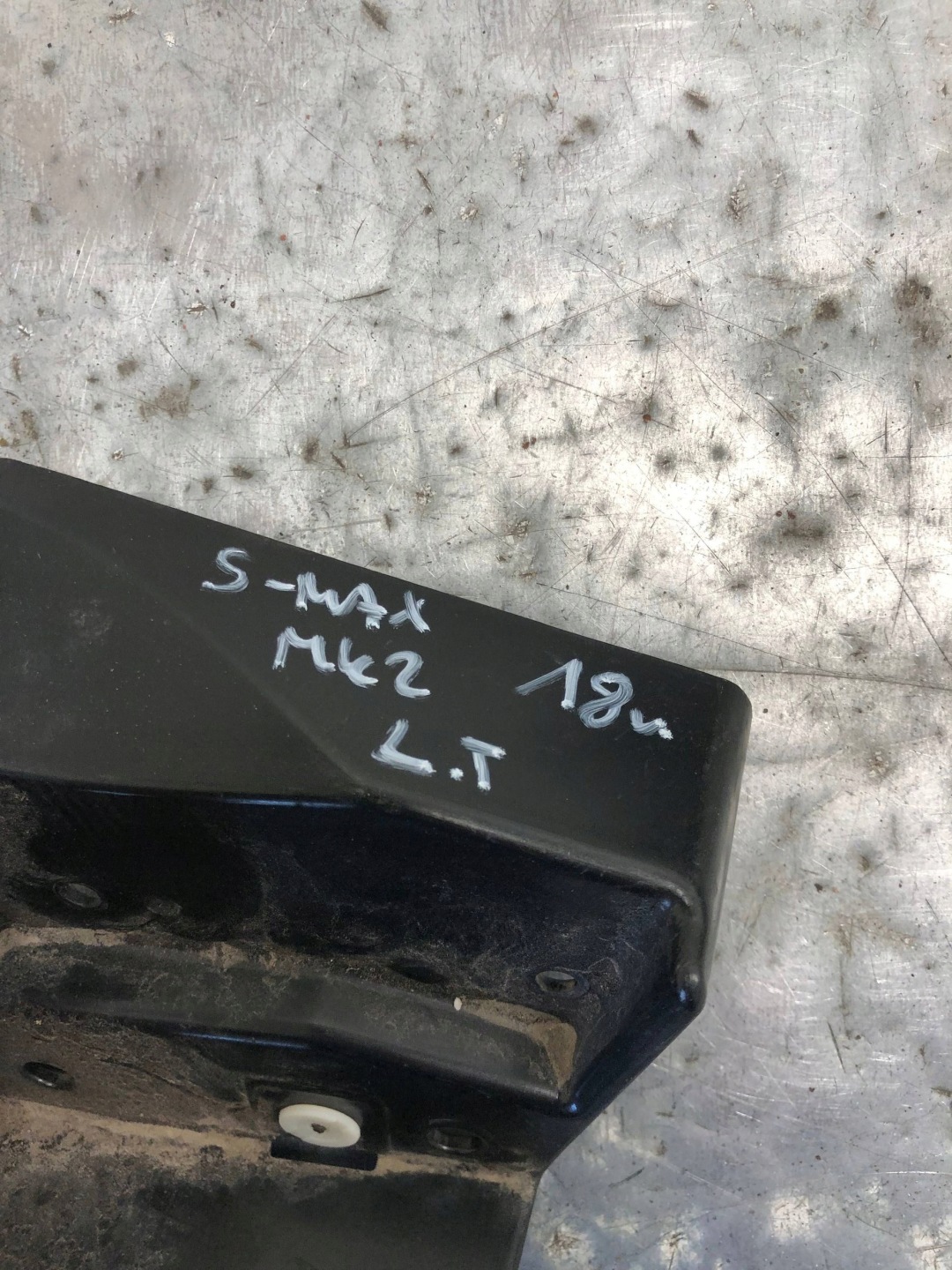 bumper bracket left rear part FORD S-MAX MK2 EM2B-17D949-A