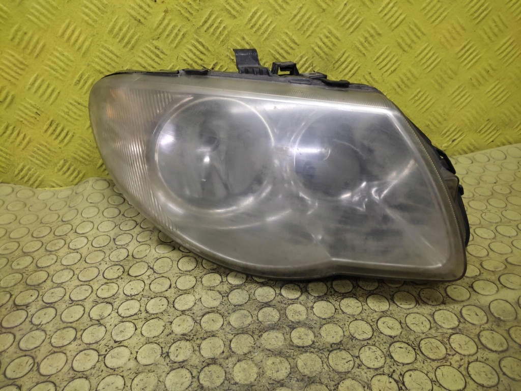 CHRYSLER VOYAGER IV REFLEKTOR light right front 04857830AC