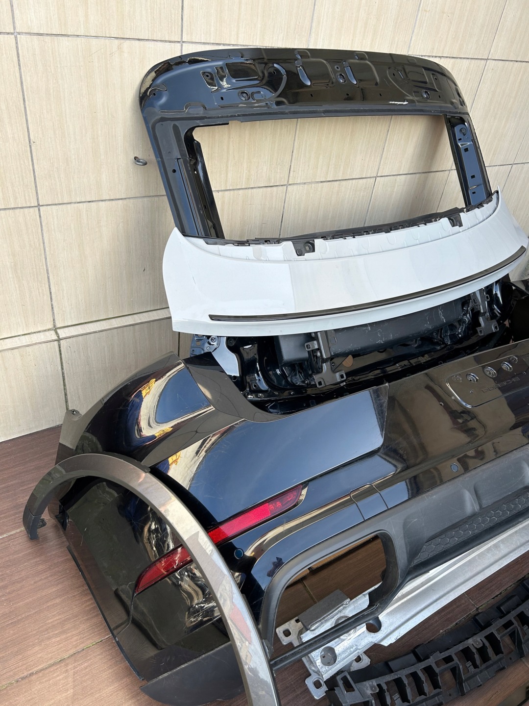 bumper trunk door light sider Spoiler Porsche Cayenne Coupe 9Y3