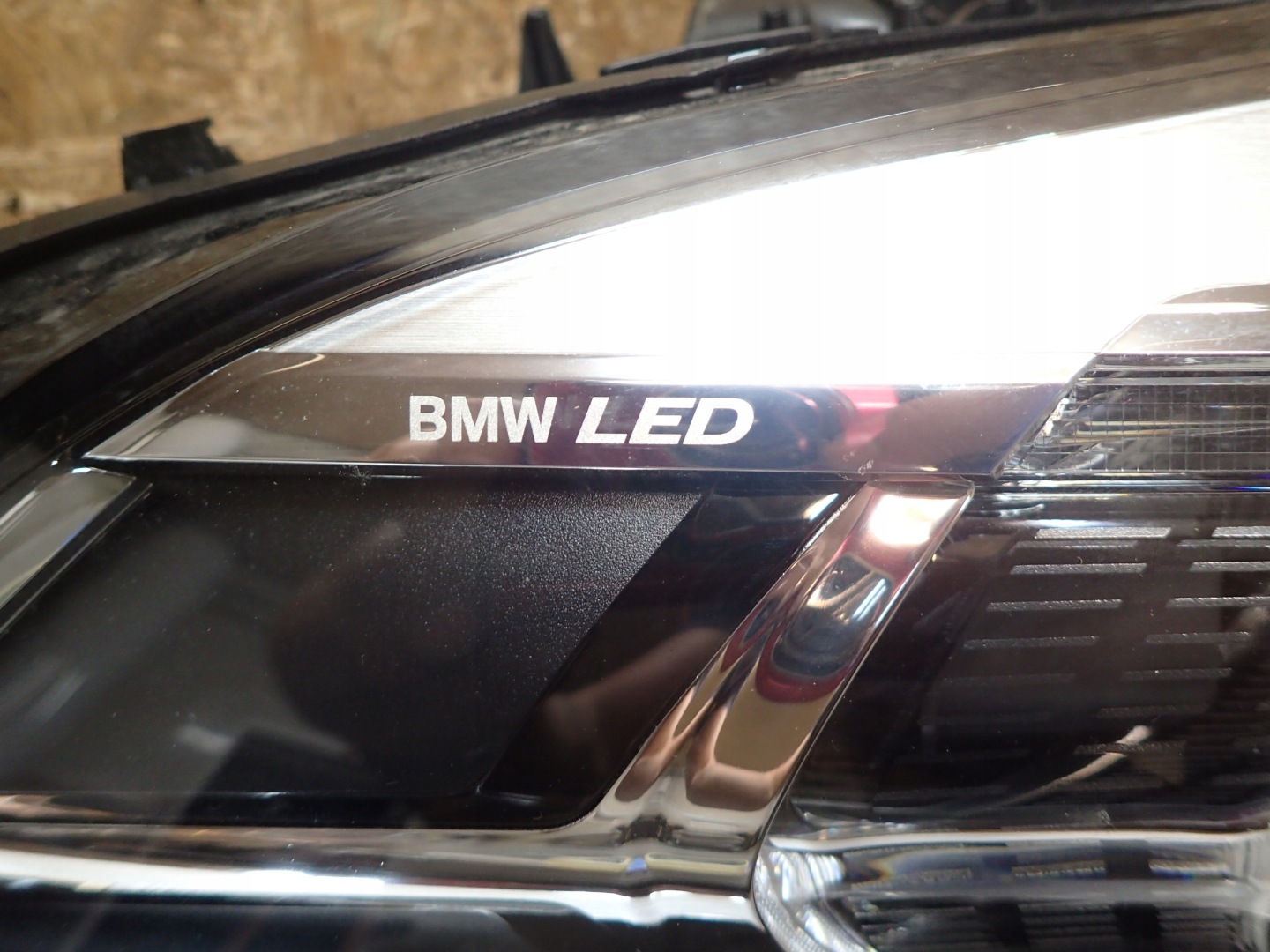 LIGHT FRONT RIGHT BMW AND 1 F40 FULL LED