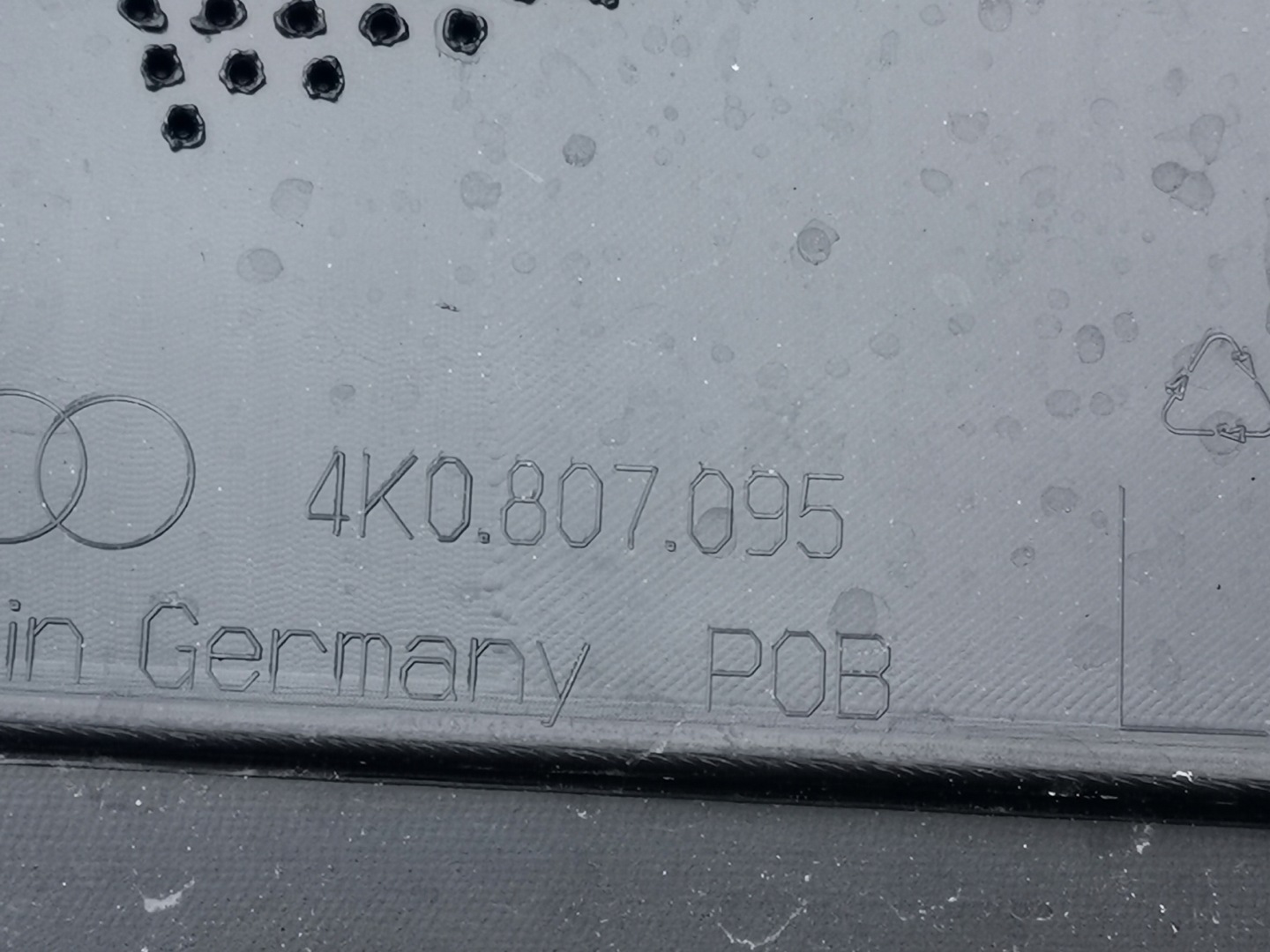 branik prednji dio prednji perač AUDI A6 C8 4K0807437