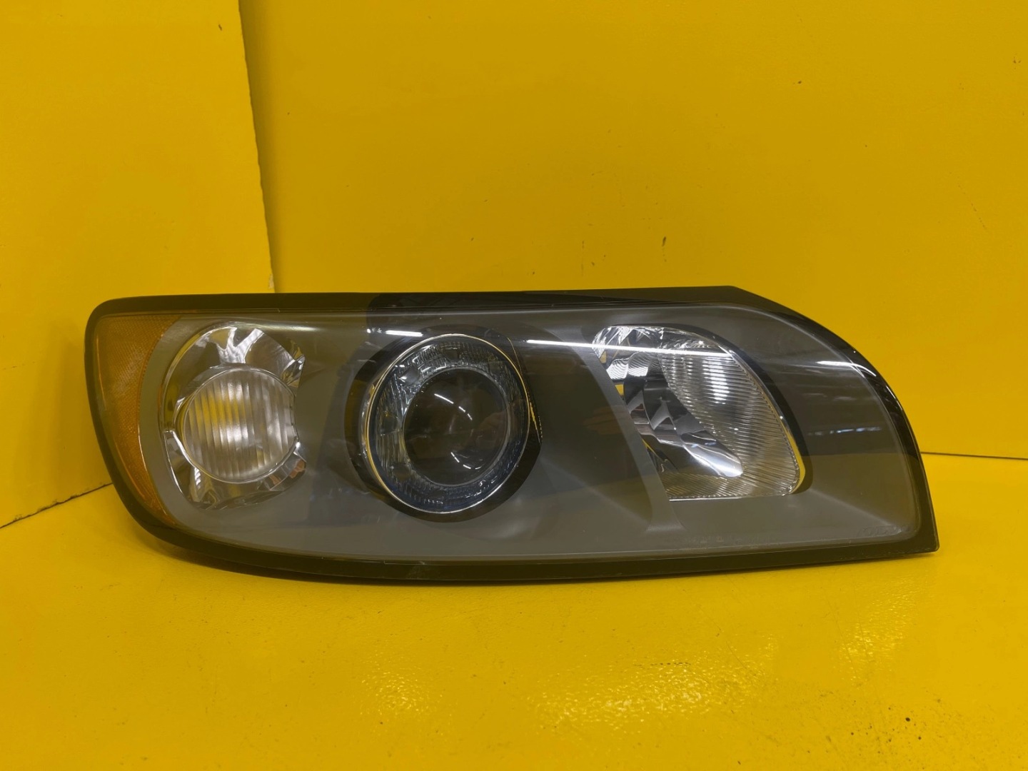 light right Volvo V50 04-07 XENON 30698890