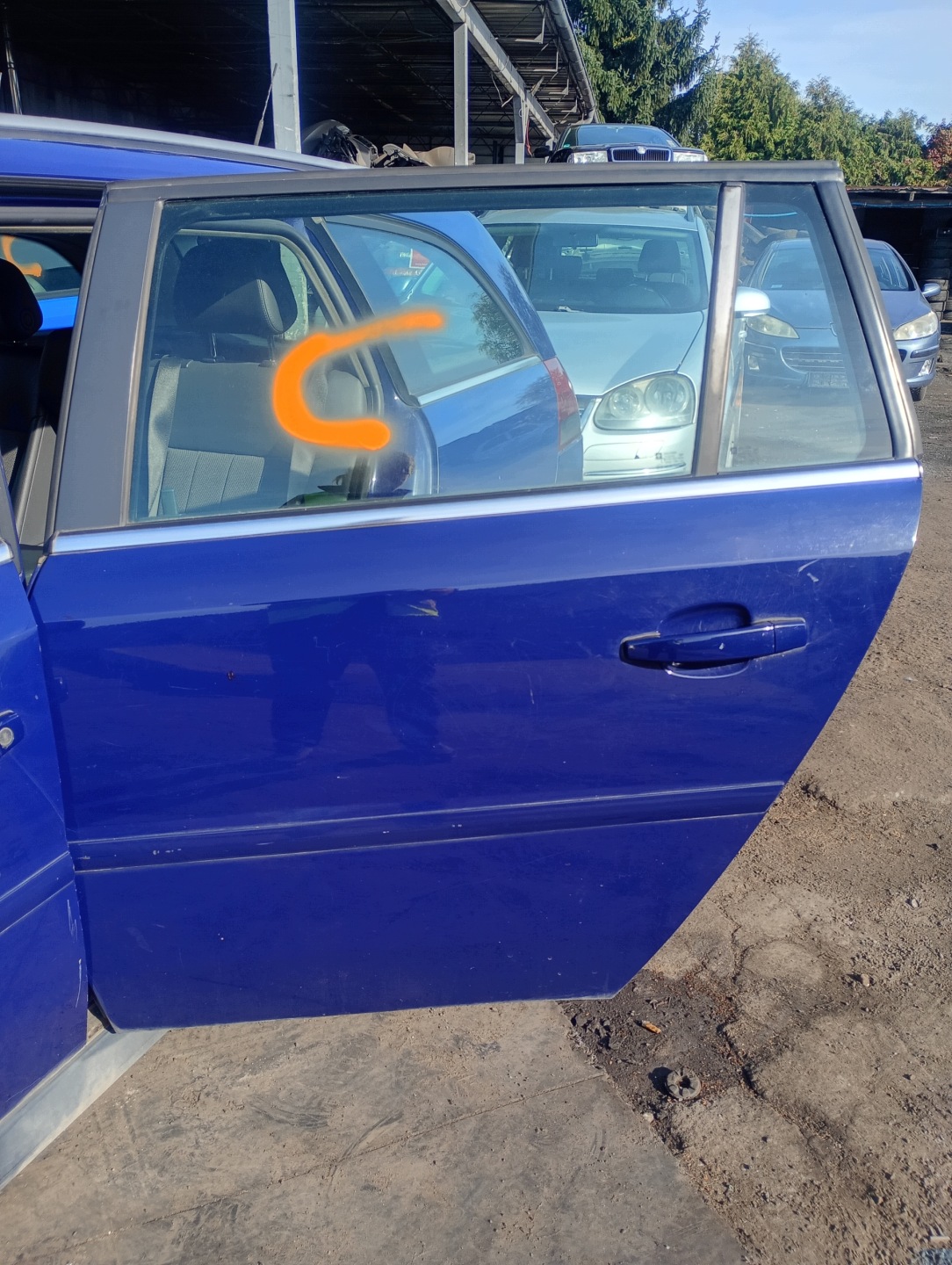door left rear. rear part Opel Vectra C FL 04-08 code lakieru Z20Z