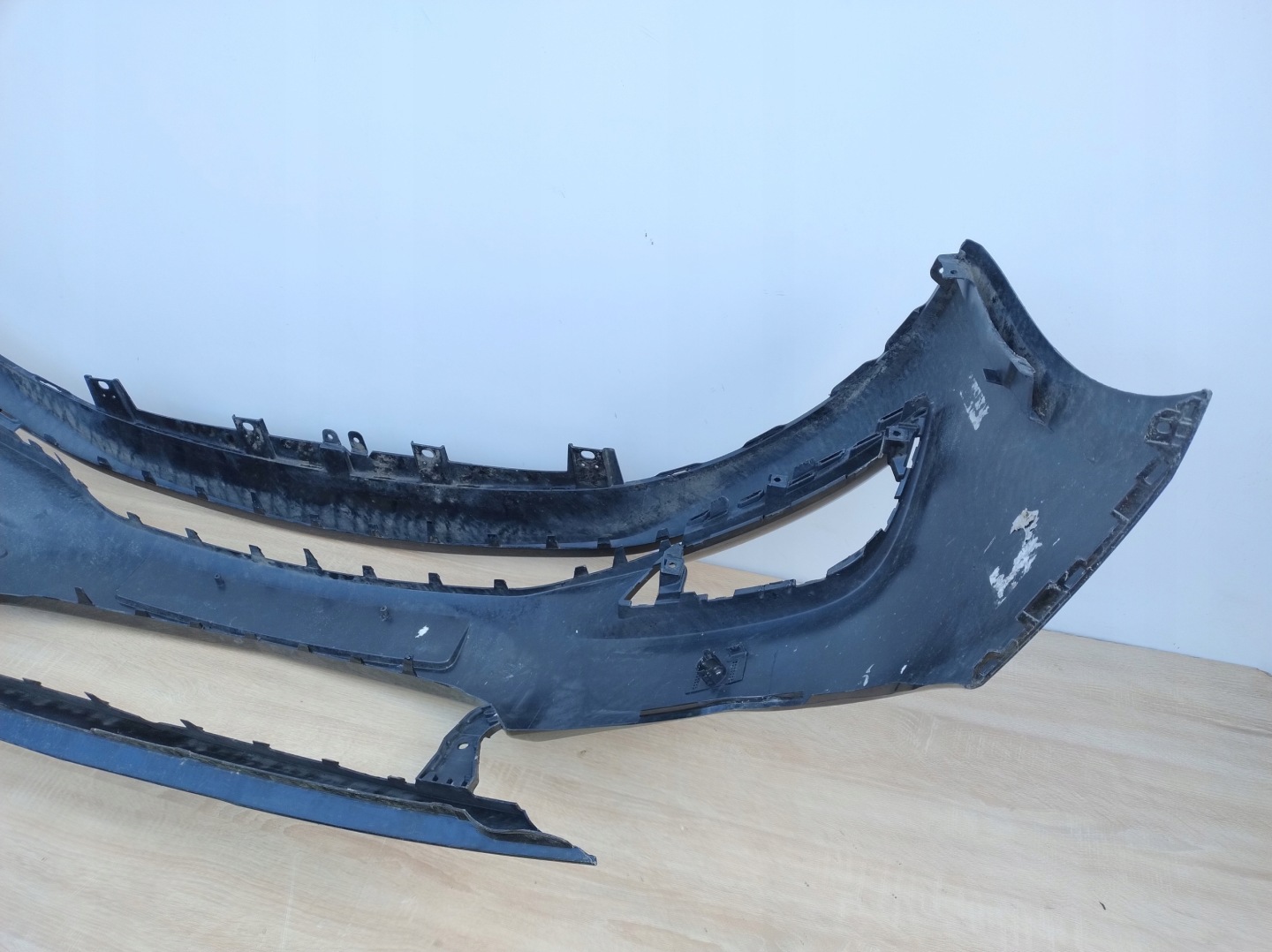 OPEL ASTRA 5 V K bumper front below sensors 39151025 RA87