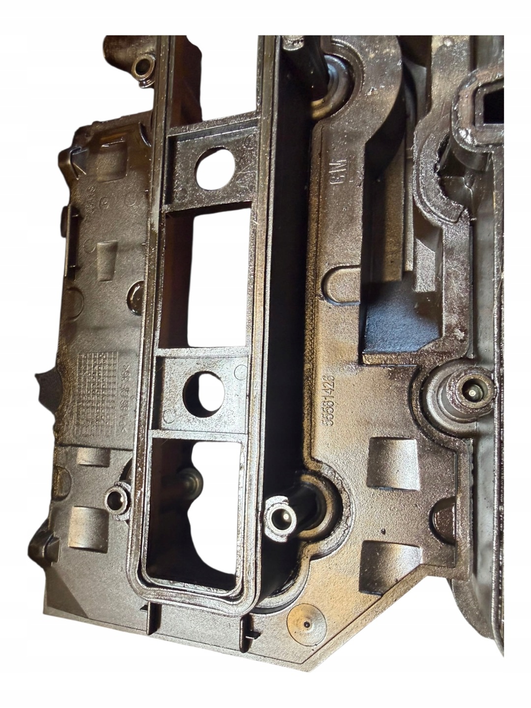 Abdeckung der Ventile 55561426 OPEL MERIVA B 1.4 TUTBO 2010