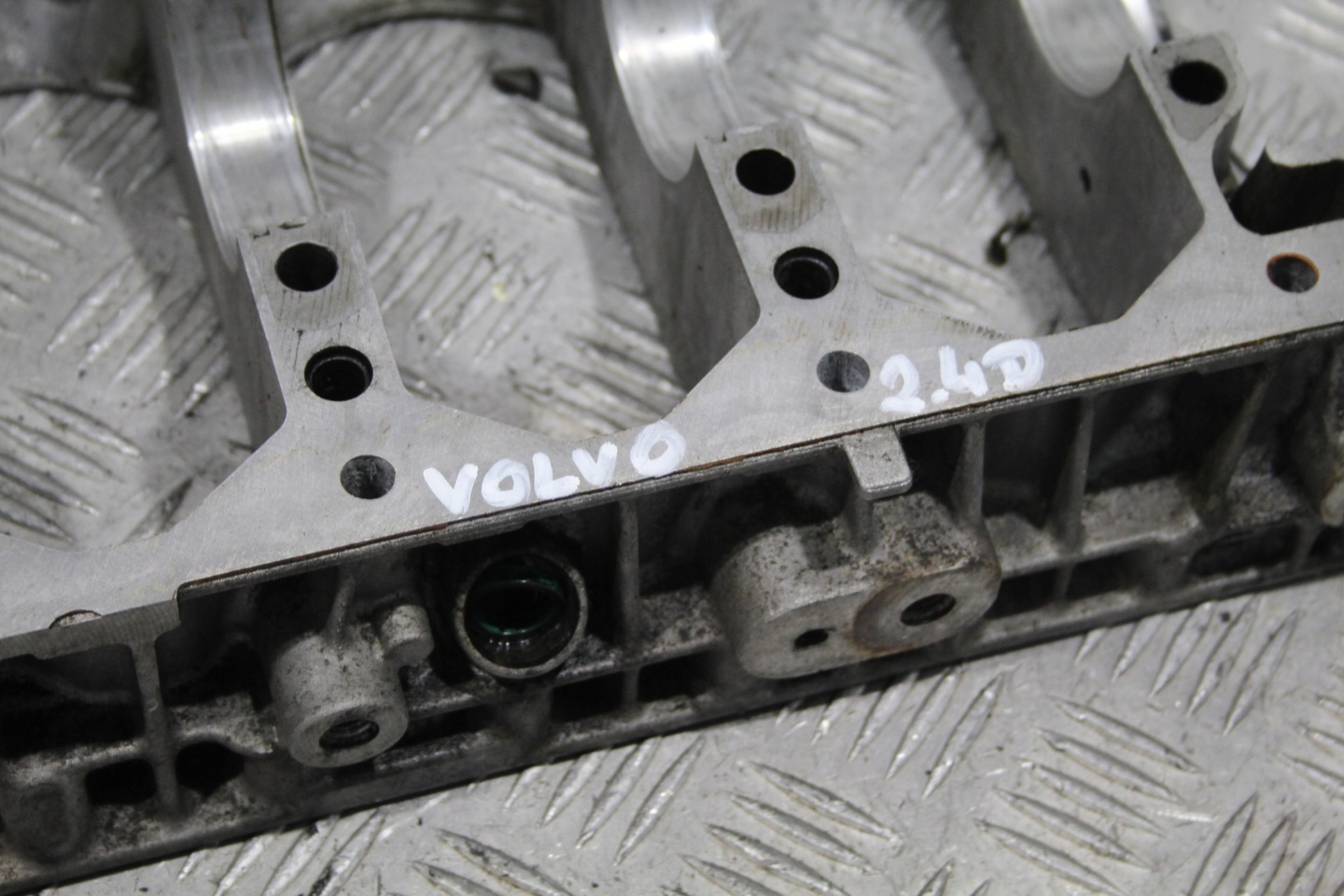 BLOK of the engine lower VOLVO V70 III 3 2,4 D