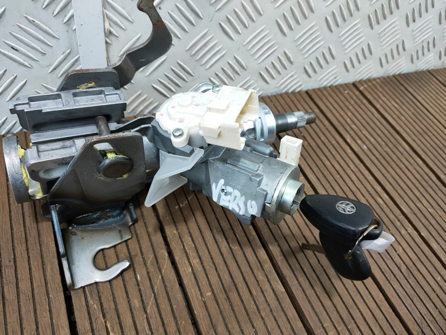 TOYOTA VERSO 09-13 ignition Z KLUCZYKAMI KPL OE