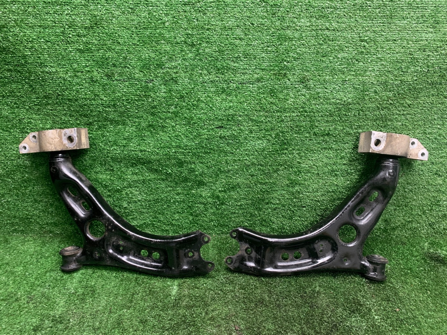 arm right front front VW Golf VI Jetta Scirocco 2.0 TDI 1K0407152BC