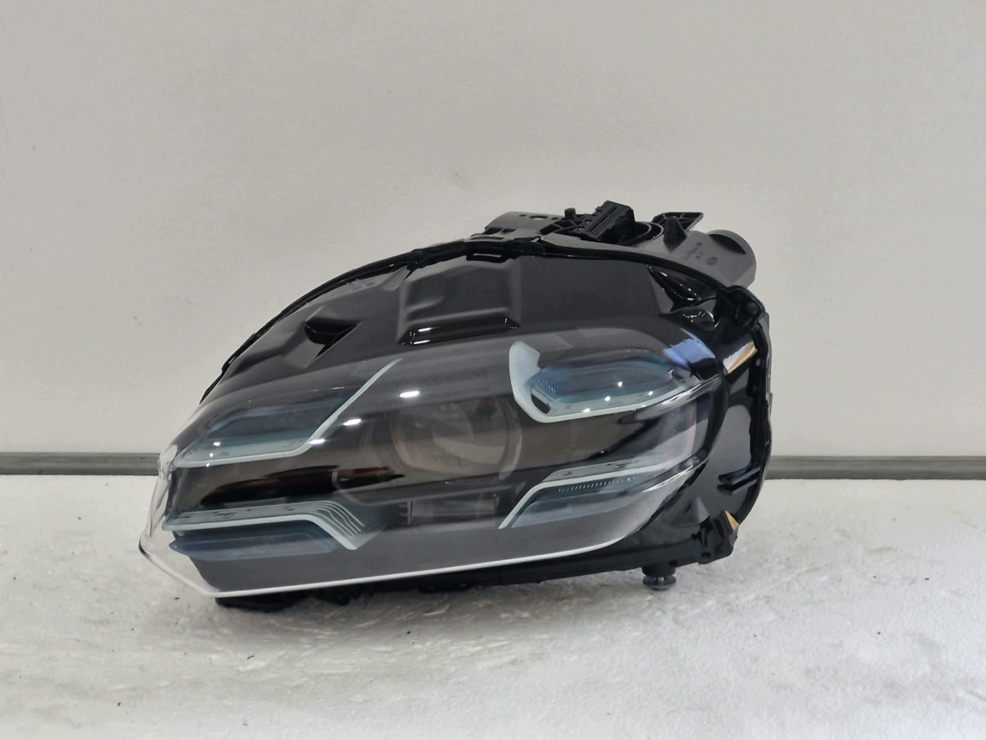 light left Porsche Taycan FULL LED Matrix