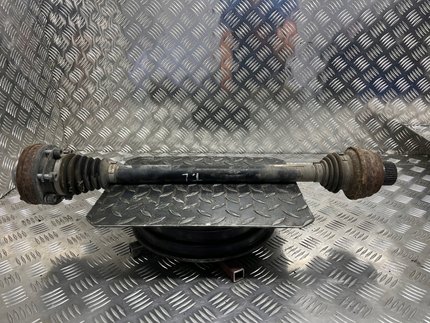 semi-axis semi-axis left rear AUDI A6-C7 8R0501203C