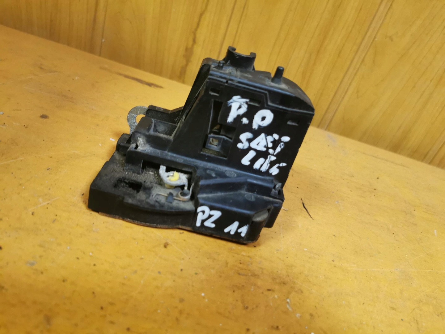 lock door right front RENAULT SCENIC and / LIFT 96-03