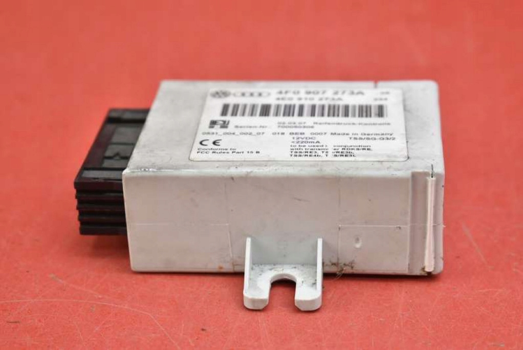 Sensor Druck Reifens 4F0907273A AUDI A8 D3 05-07