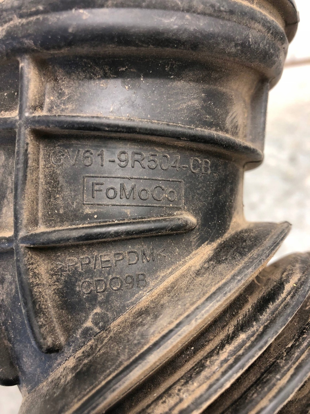 pipe air hose FORD KUGA MK2 GV61-9R504-CB