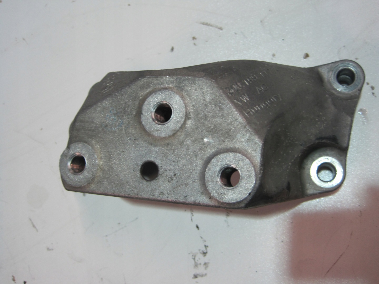 Support VW POLO 2GA 2,0D 3Q0199117A