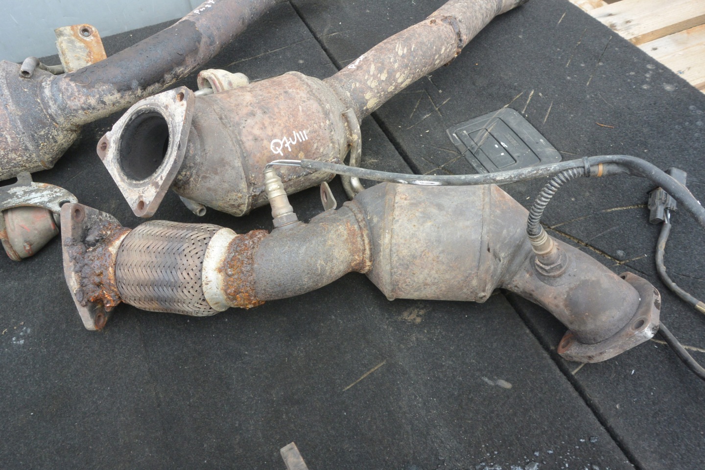 catalyst exhaust PUSZKA PUSTE LAMBDA SONDA AUDI Q7 TOUAREG 4.2 FSI KPL