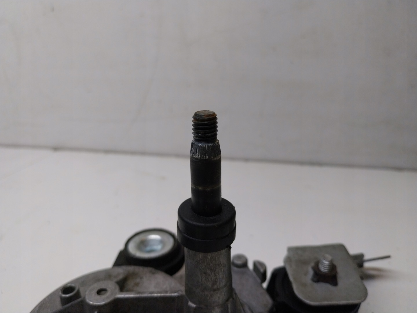 Mazda 3 OE 0390201588 motorić brisača stražnje