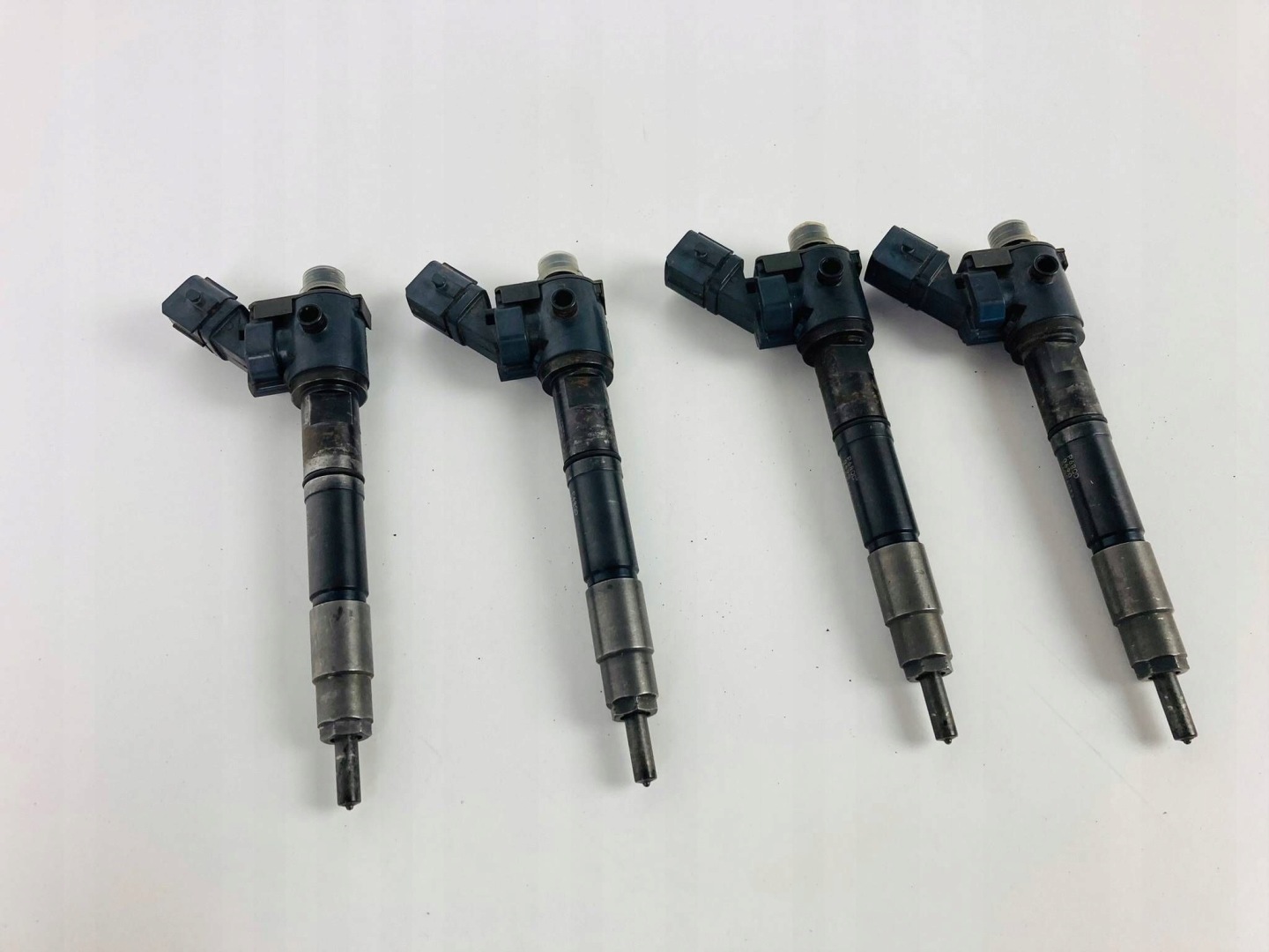 VOLVO S90 V90 II 2.0D injector nozzle 31452115