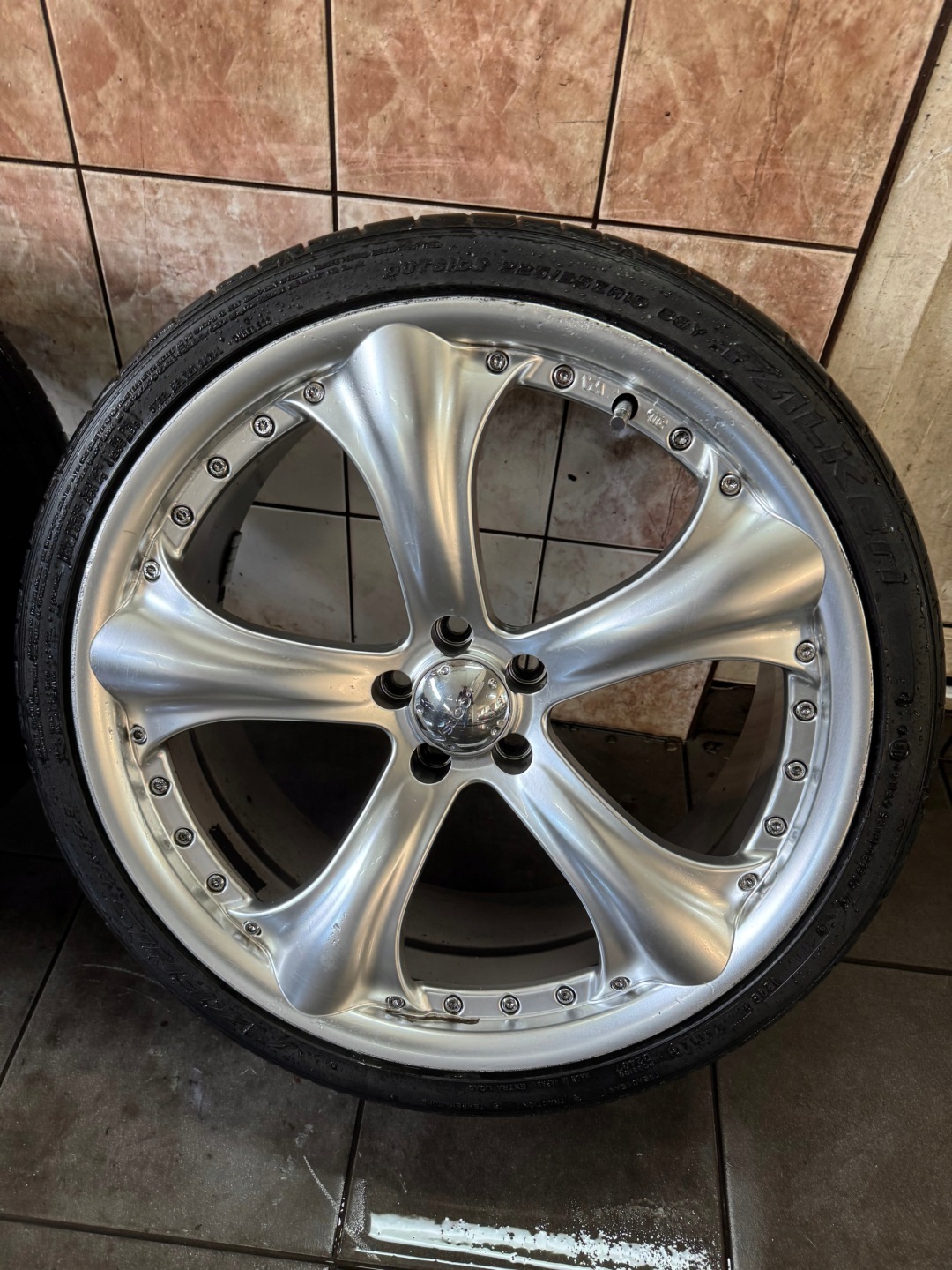 disc VW SKODA SEAT AUDI 19’ 5x100 et35 8J PIEKNY pattern RANT KOMPLET !